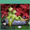 Figura Criativa de Sapos Casal em Resina com Micro Paisagem de Jardim para Decoração de Casa e Presente