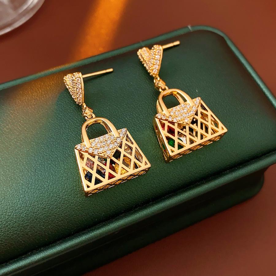 Silbernadel Zirkon Schlangenherz Ohrringe: Elegante, Einzigartige High-End Ohrstecker für Damen