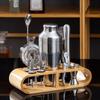 Shang Qi Cocktailshaker-Set aus Edelstahl mit Holzständer