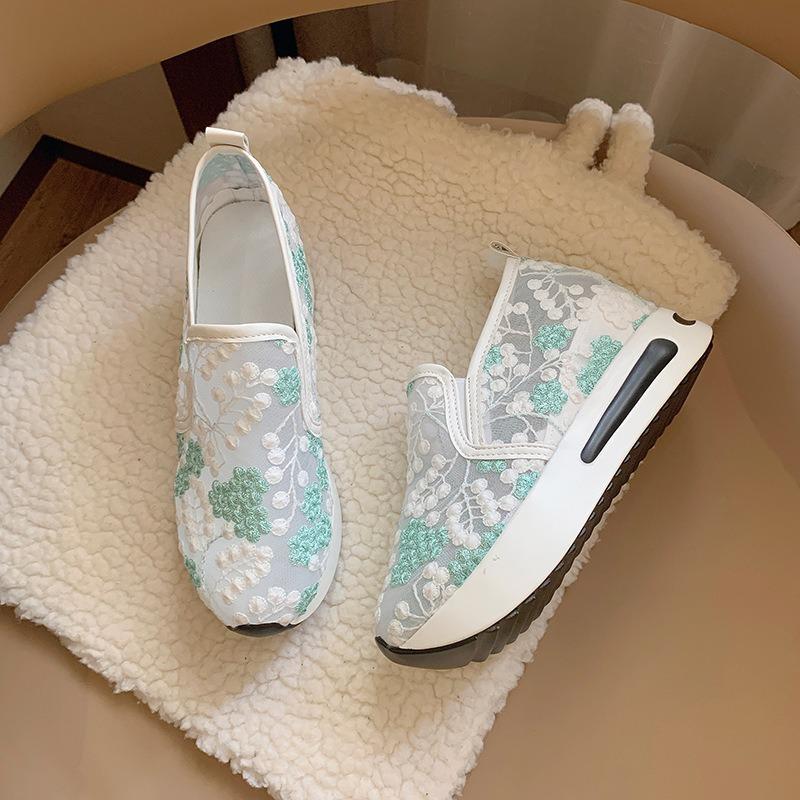 Women's fashion flat bottom inner height increase mesh yarn breathable casual single shoes support platform