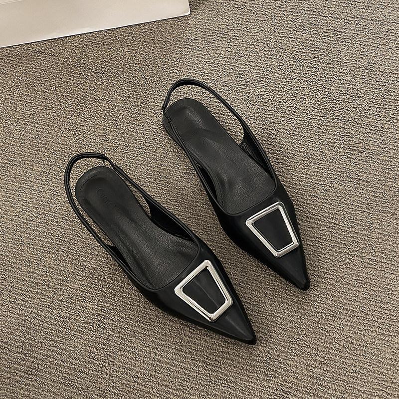 

С туфлями-юбкой феи, женский Сяосянфэн, сандалии с новым головным убором в лето 2025 года, остроносые римские туфли с нежным характером 39