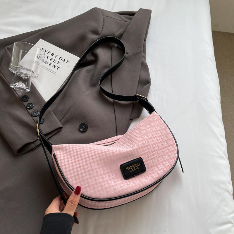 Stylish Pu Dumpling Bag Versatile Summer Shoulder Bag With Soft Medium Hardness And Zipper Closure