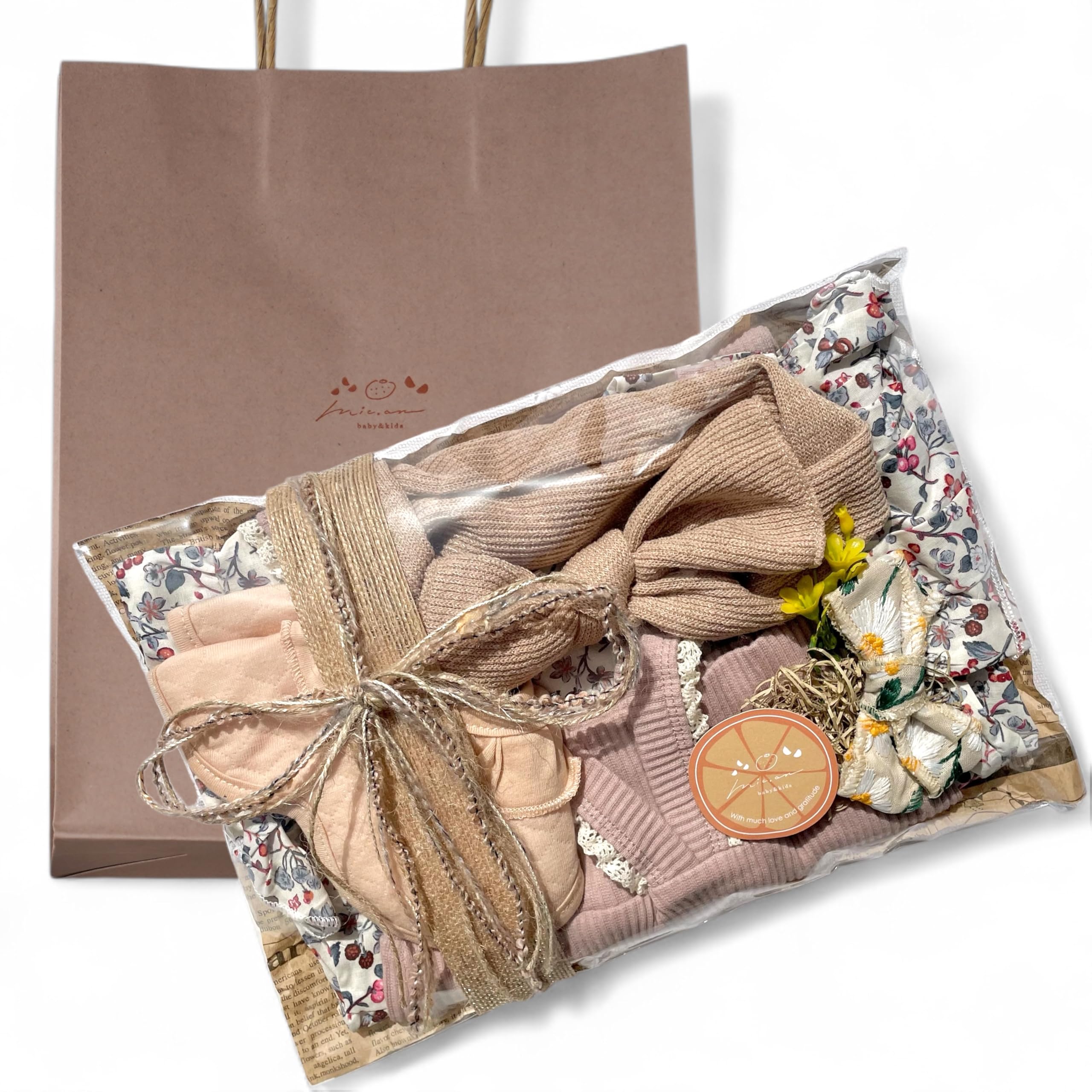 

Подарок на бэби-шауэр для набора из 70 детских подарков и сумки для переноски [mic.an] девочки, одежда, слюнявчик, ромперы, упаковка, в комплекте, Mic.an (белый, 70) белый