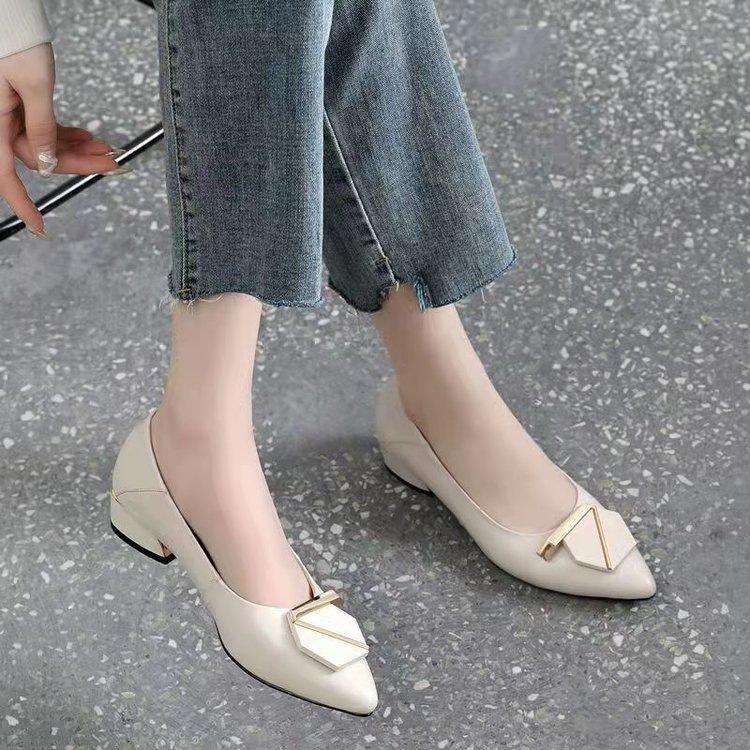 New soft leather pointed leather shoes autumn low heel light mouth black thick heel single shoes