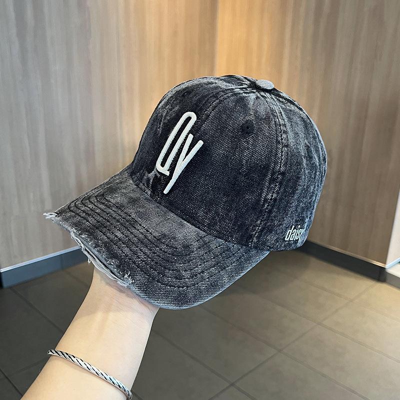 Retro and old washed baseball cap men's soft top ripped letter cap showing face small sunshade cowboy hat