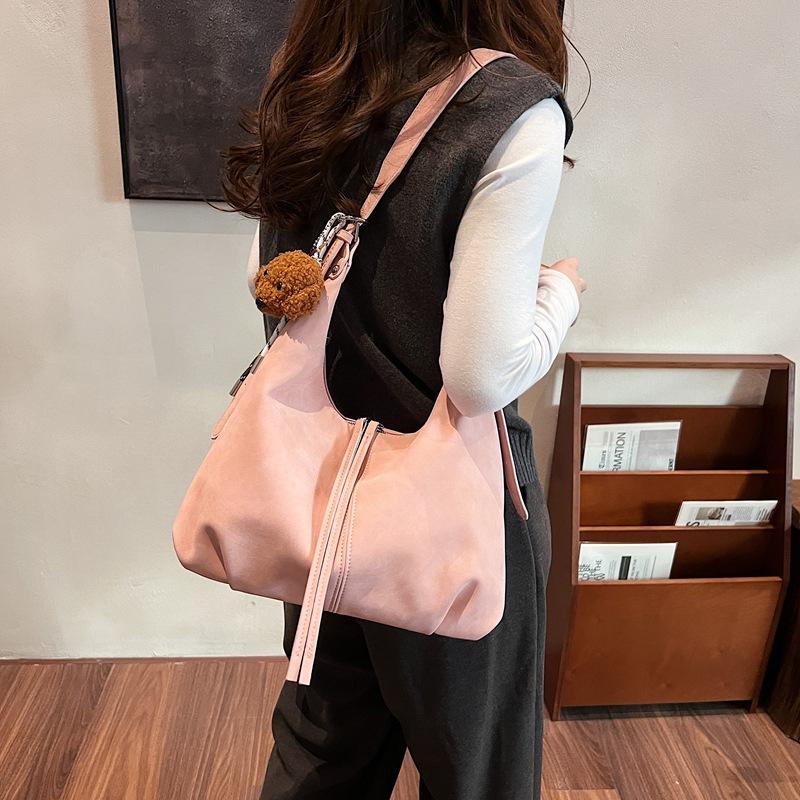 Casual retro large-capacity bag women's 2025 new autumn and winter commuter shoulder messenger bag fashionable dumpling bag