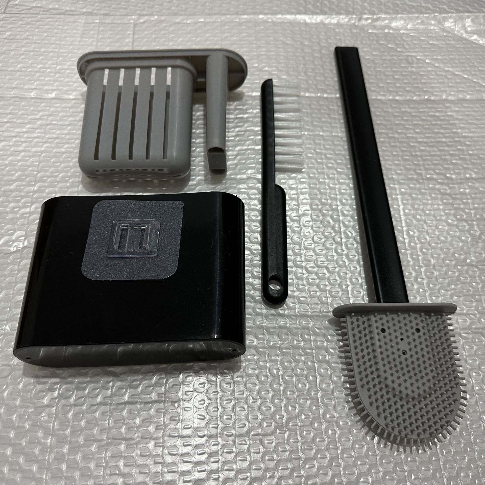 

1 штука прочная черная силиконовая туалетная щетка с настенным ящиком для хранения - дизайн с плоской головкой, подходит для ванной комнаты и кухни чёрный