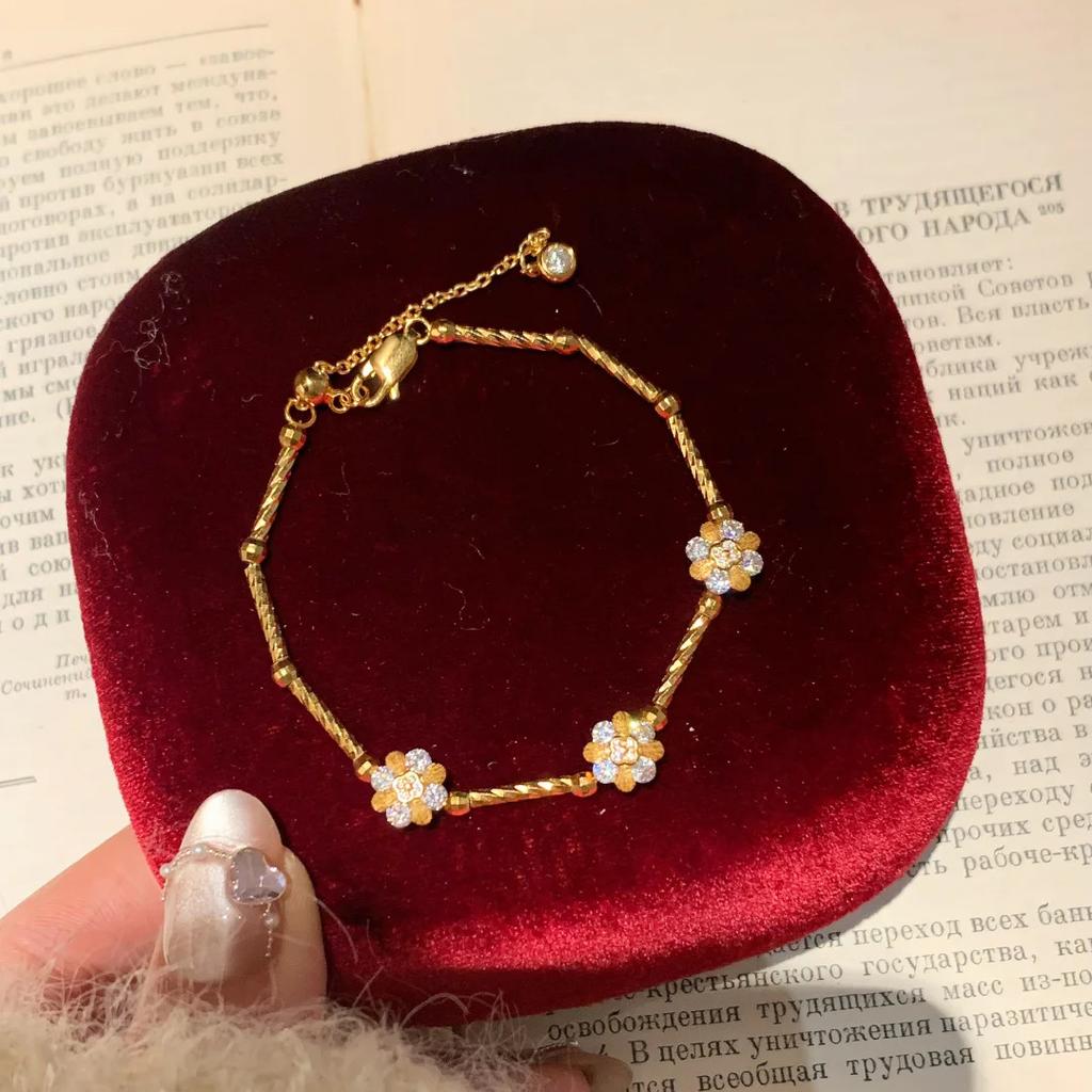 French Light Luxury Retro Passepartout Four-Leaf Clover Bracelet Old Money Wind Ancient Gold Brushed Diamond Snowflake Bracelet Female