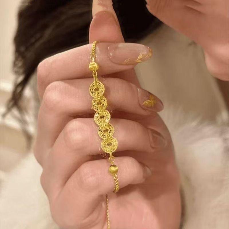 Gold-Plated Crushed Ice Five Emperor Coins Bracelet: Women's Light Luxury, Niche High-End Style for Wealth and Good Fortune.