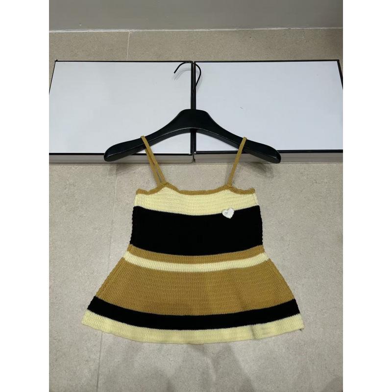European Style Heart Brooch Knit Camisole - Slimming Versatile Summer Top 2026
