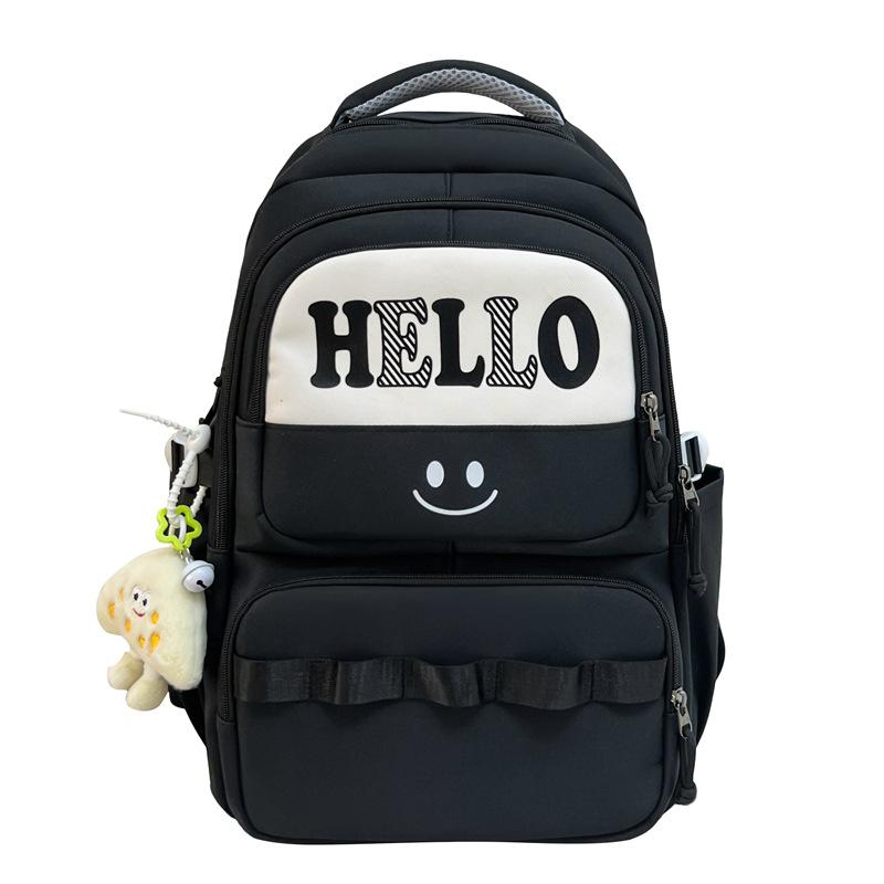 A Lightweight and Large-capacity Backpack with A Fresh and Elegant College Style
