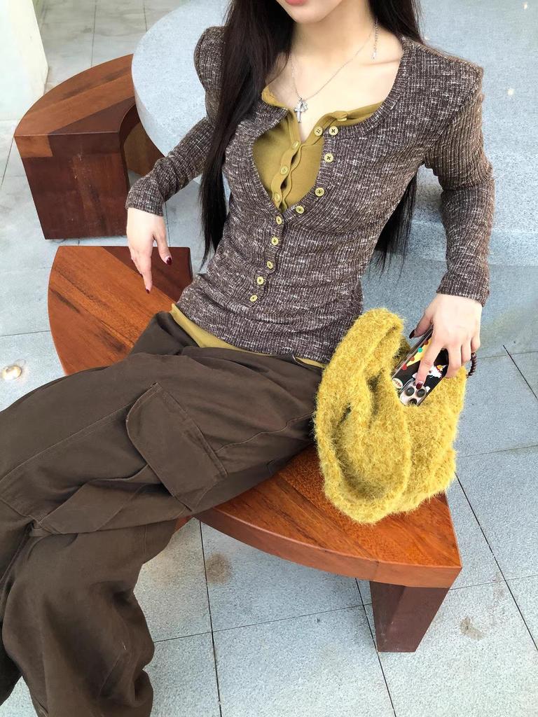 Chemise Tricot Chic Ajustée pour Femme: Col semi-ouvert, Couleurs contrastées, Design effet deux-pièces, Manches longues pour l'automne/hiver