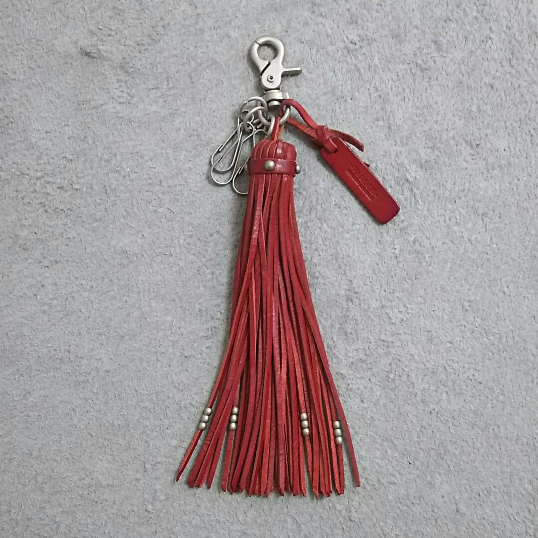 

[USED] Valosh/Leather keychain for Y2K, Achieve, and K-pop fans