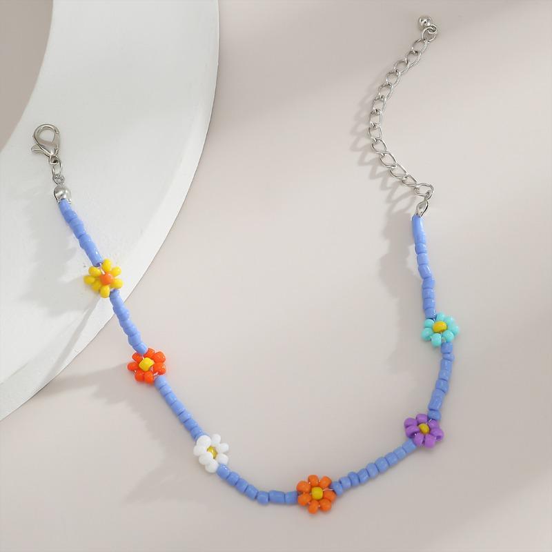 Women S Colorful Beaded Daisy Necklace European Fashion Style