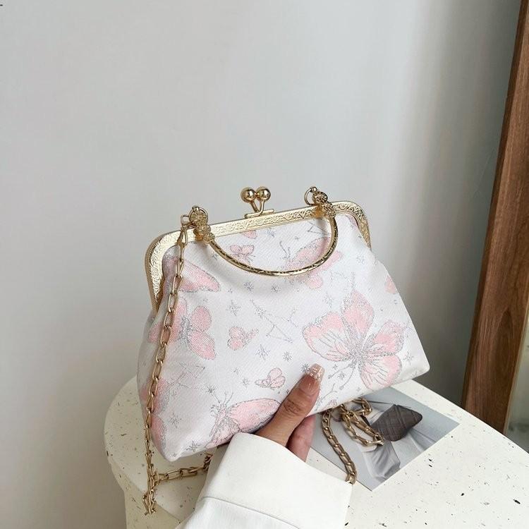 Elegant Chinese Style Floral Embroidered Qipao Shoulder Bag With Lace Design