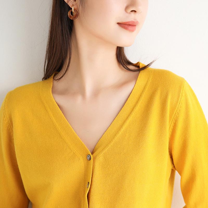 2026 Autumn Women's V-neck Button-up Knit Cardigan Sweater Jacket