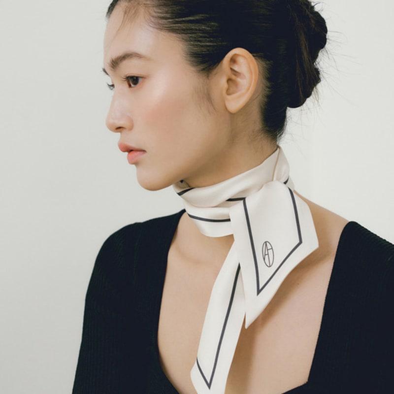 AVVINA PELLE Long Twilly Silk Scarf (7colors)