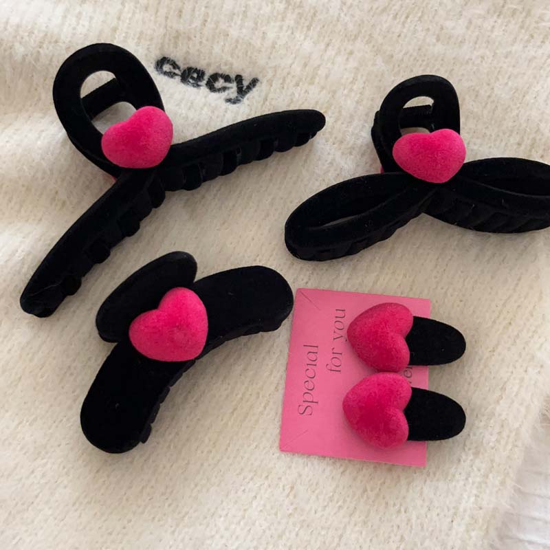 Korean Black Velvet Heart Hair Claw Clip For Women Girls Vintage Pink Love Hair Claws Girls Barrettes Hairpins Hair Accessories