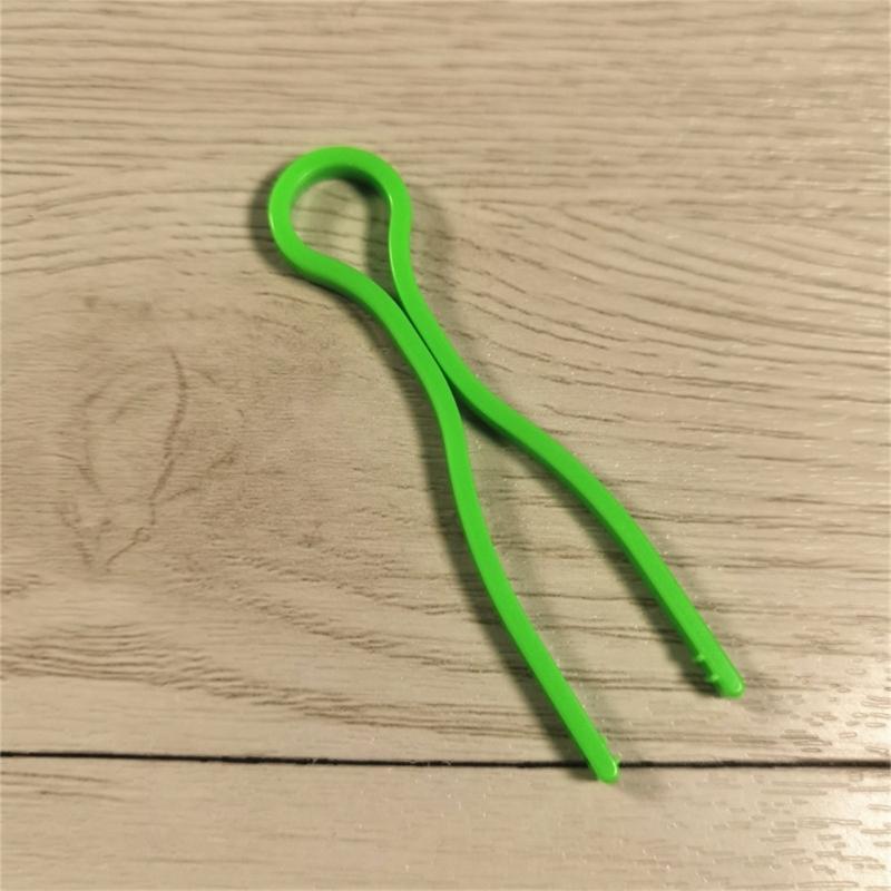 20Pieces Bobbin Clip Holder Spools Clamp Thread Buddies Clamps Bobbin Thread Organizers for Sewing Machine Accessories