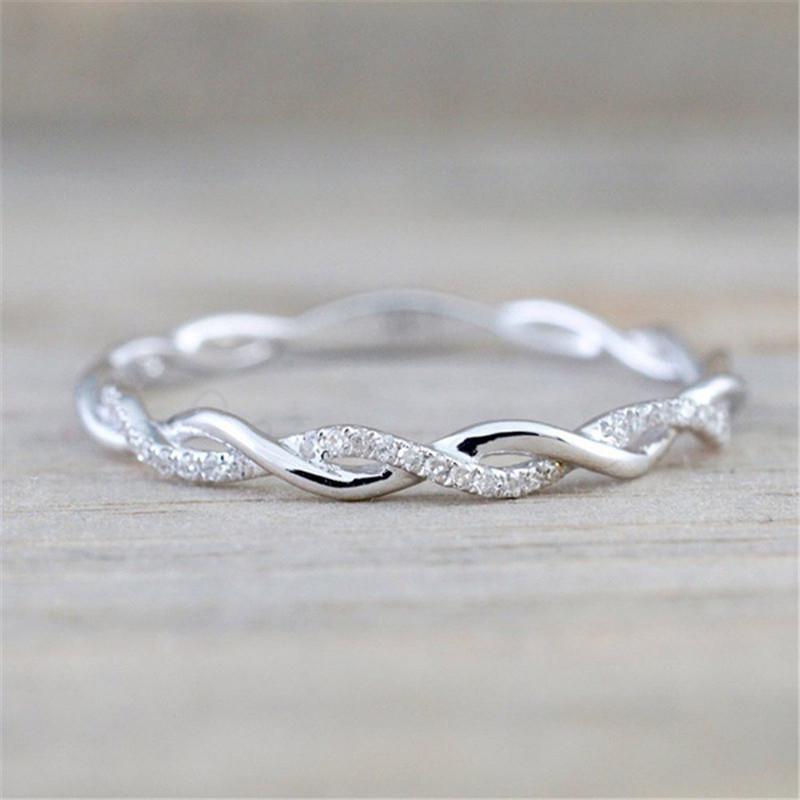 European & American Inlaid Diamond Braided Couple Ring - Simple Fashion Jewelry for Ladies