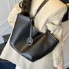 Retro Underarm Tote Bag Women's Commuter Bag 2025 New Large-capacity Vegetable Basket Bag Versatile Shoulder Bag