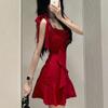 Reiner Wunschstil Spice Girl rotes Hosenträgerkleid Damen Sommer Neues Design Gefühl Nische Temperament Taille und dünner kurzer Rock