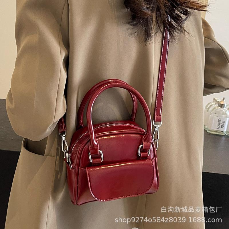 This year's popular portable popular small bag women's 2025 new trendy and versatile temperament single shoulder messenger bag