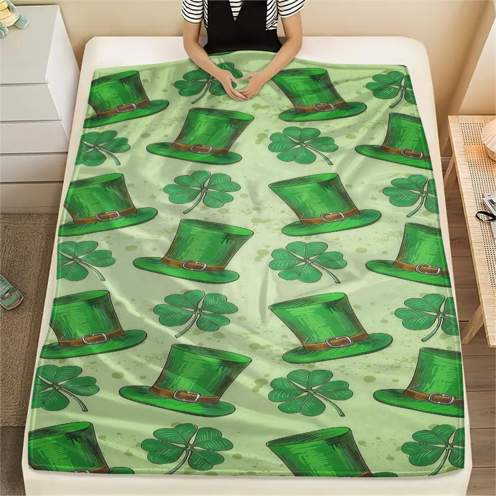 St.Patrick's Day Green Clover Print Flannel Blanket,High Quality Comfortable for All Seasons,Home Decor,Warmth and Comfort,Perfect for Christmas Gifts
