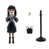 Wednesday Addams 9 Zoll PVC-Puppe mit Schuluniform und dunklem Stil Dekor