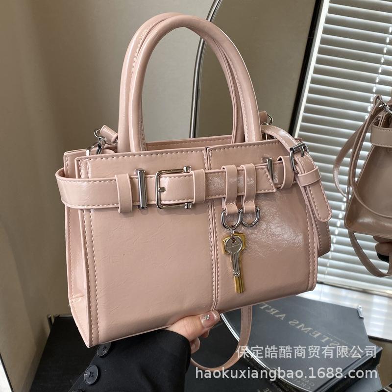 High-end Small Bag Women's 2025 New Autumn and Winter Retro Versatile Messenger Bag Fashionable Portable Work Small Bag