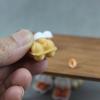 Mini-Eierkarton-Tablett-Set Realistische Kunststoff-Lebensmittel-Replik für Spielküche Raumdekoration 1:12 Mikro-Zubehörteile für den Feengarten