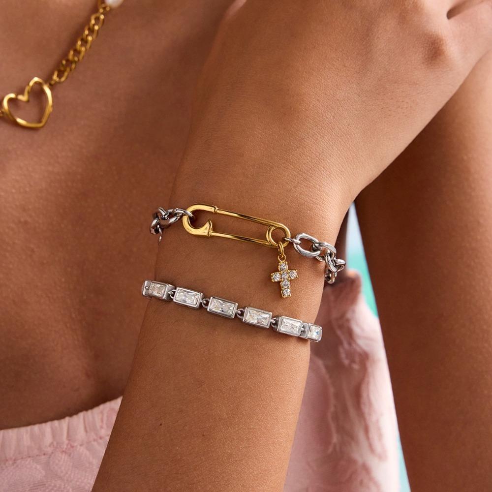 

Clip Clasp Link Chain Bracelet Cross Pendant Wrist Chain New Wrist Jewelry Men