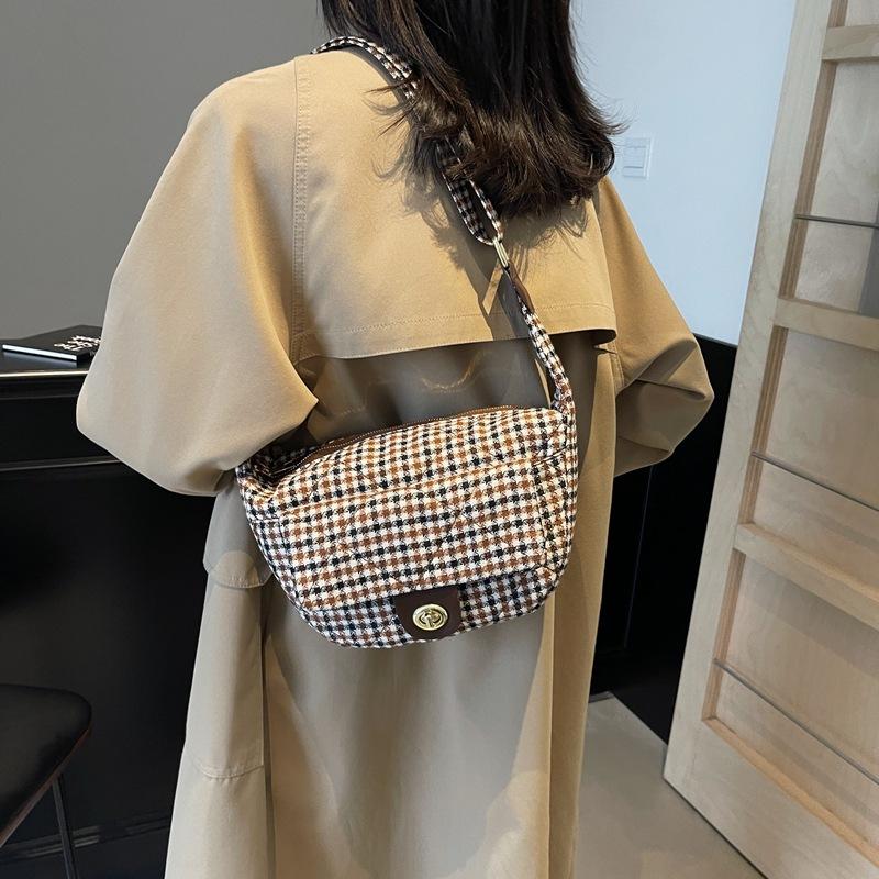 

тканевая клетчатая поясная сумка, женская японская студенческая нагрудная сумка в стиле Харадзюку, корейская универсальная ретро-сумка-мессенджер в гонконгском стиле 31*10*17