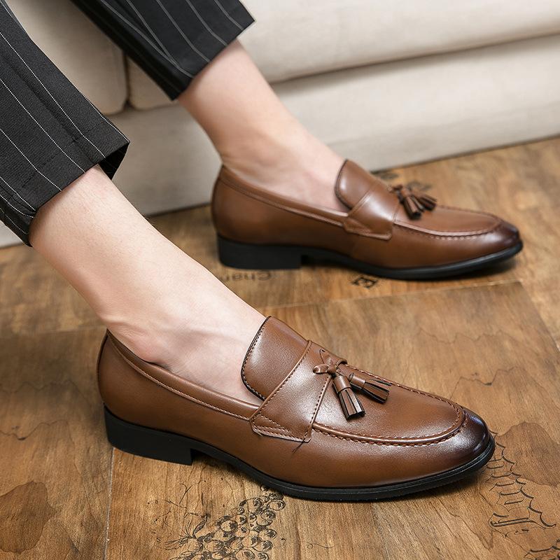 Spring and Autumn Men's British Casual Pointed Leather Shoes Platform Lazy One Foot Doudou Shoes Tassel Loafers Men's Shoes