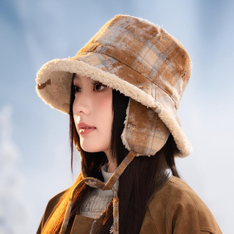 Japanische Retro Samt Verdickte Lei Feng Mütze Winter Kariert Winddicht und Warm Ohrenschutz Mütze Lässig Vielseitig Plüschmütze