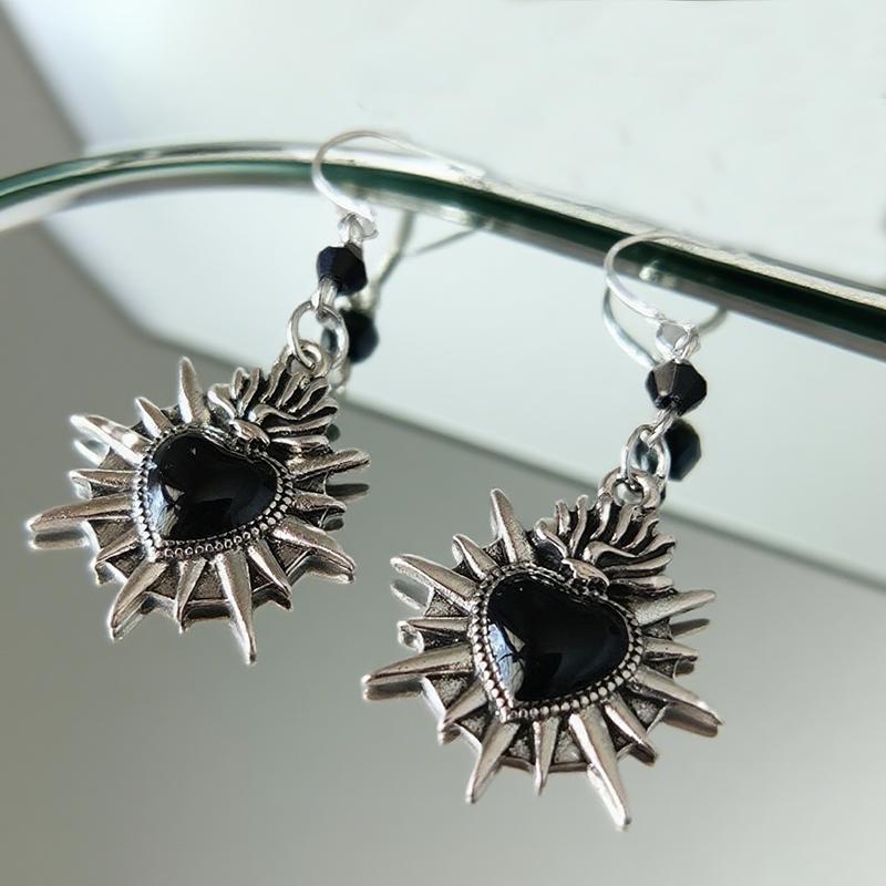 

Готические Ретро Серебристого Цвета Серьги-Подвески в Форме Пламени и Черного Сердца для Мужчин и Женщин, Хип-Хоп Панк Украшения для Вечеринки на Хэллоуин, Подарки серебряный