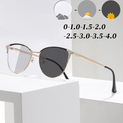 Lunettes de Myopie Photochromiques Tendance Homme Femme Unisexe Bloquant la Lumière Bleue Lunettes Mode Élégantes Œil de Chat Dioptrie Négative