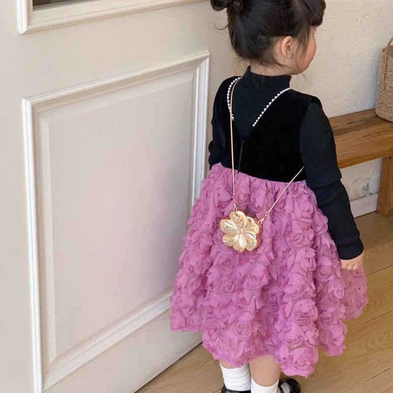 Mini Coin Trendy Purse For Boys And Girls With Beautiful Butterfly And Flower Designs In Bright Colors