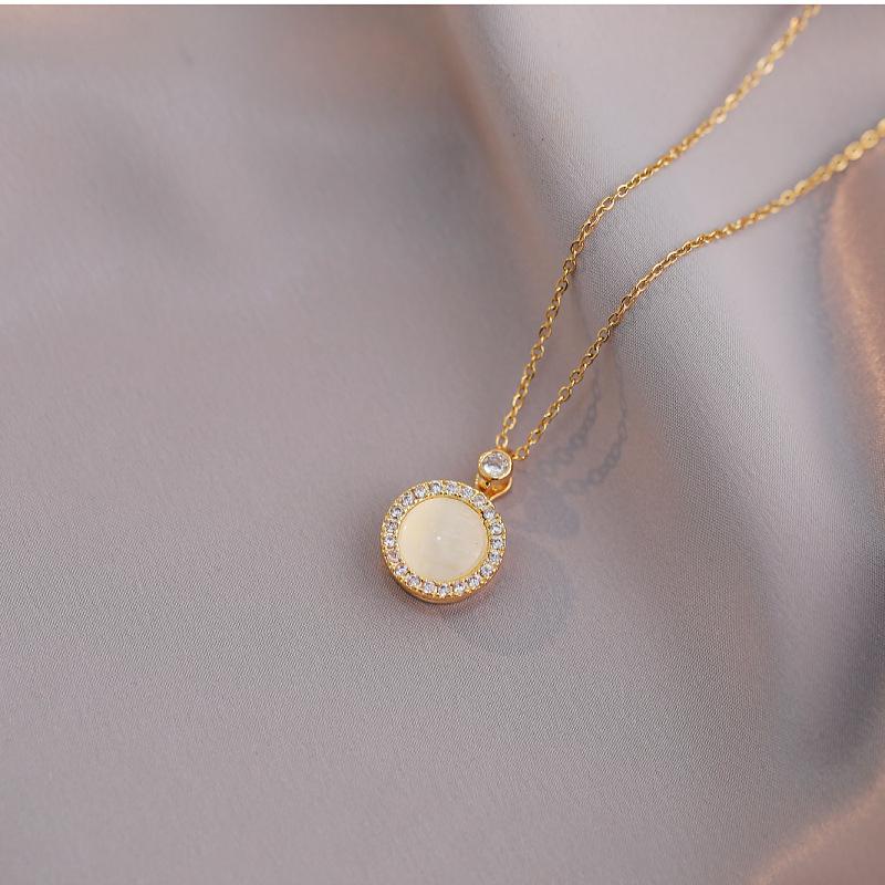 Korean Fashion Cat's Eye Necklace with Rotating Pendant for Women - Micro-Inlaid Zircon, 360° Design, TikTok Favorite.