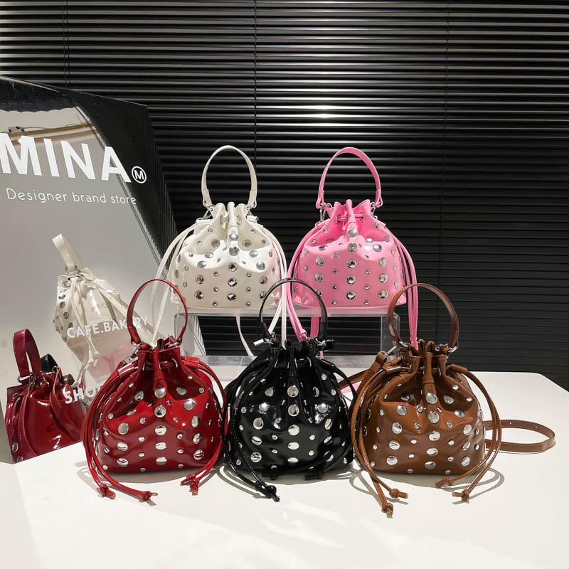 Bucket Design PU Leather Crossbody Bag Punk Style Rivet Shoulder Purses and Handbags Motorcycle Bolsas Feminina Clutch Bag