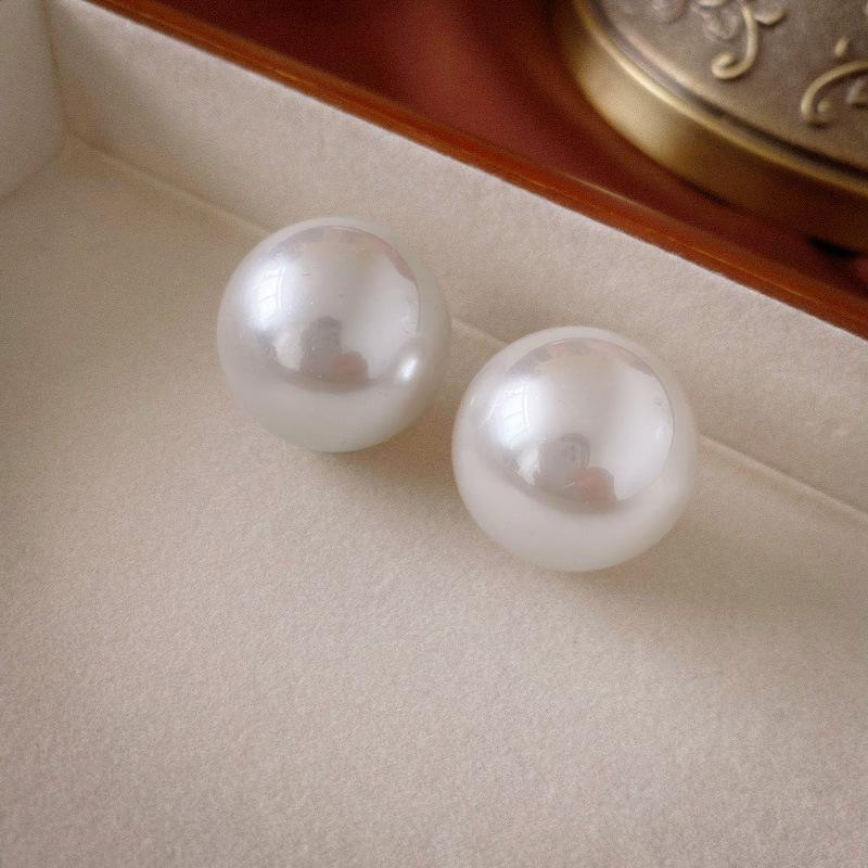 Imitation pearl round silver needle stud earrings fashion temperament geometric earrings