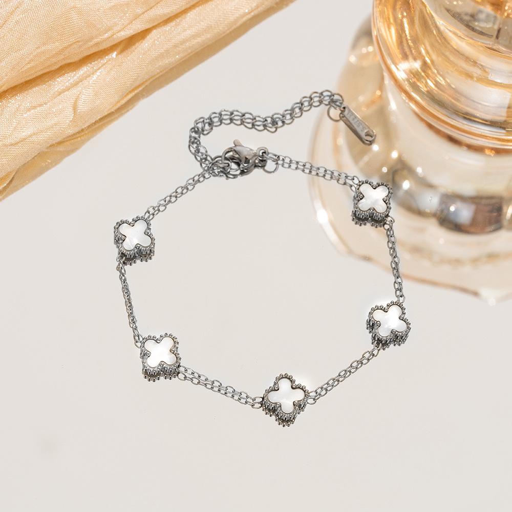

Fashionable Four-leaf Clover Bracelet Light Luxury High-end Women s Niche Jewelry Accessories Hand Jewelry белый