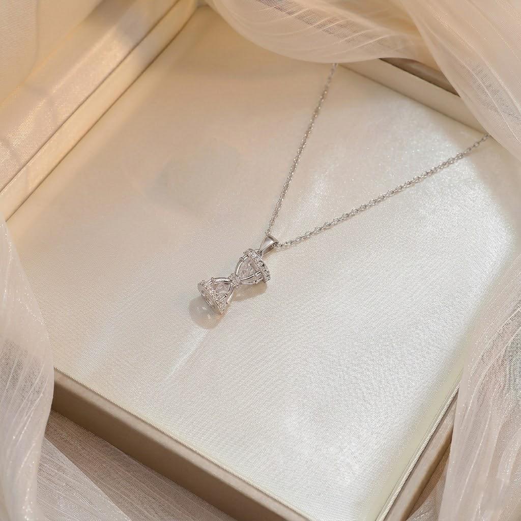 European & American Style Zircon Gold Hourglass Pendant Necklace - Elegant Yellow Clavicle Chain for Women