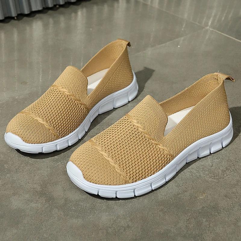 Fashion Women Shoes New Lightweight Casual Sneakers Women Plus Size 36-43 Breathable Mesh Flats Woman Slip on Soft Sole Walking Shoes