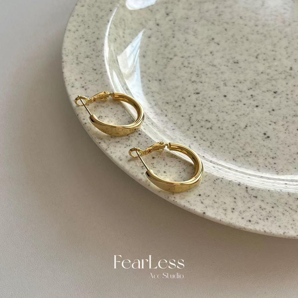 Korean Frosted Gold Coffee Earrings – Niche Design, High-End Feel, Versatile for Women