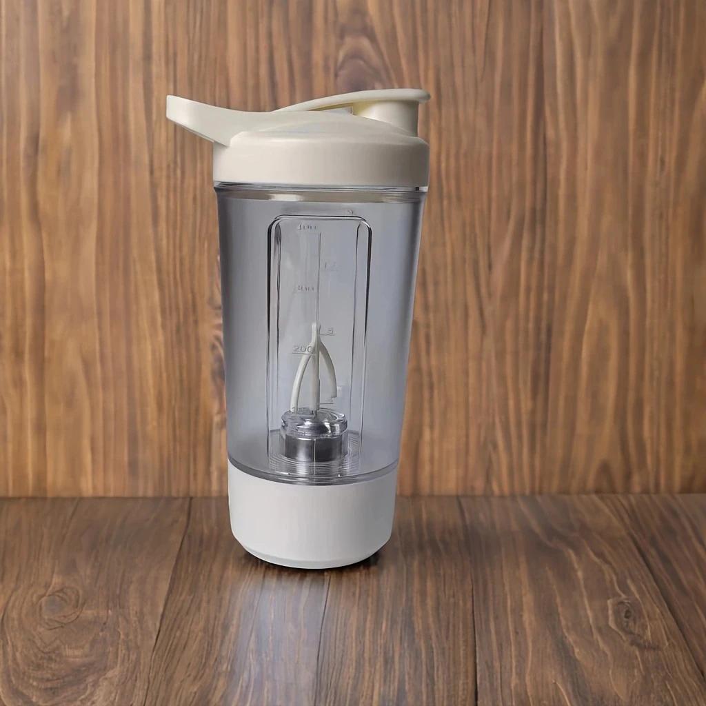 

Электрическая чашка для смешивания с питанием от USB и крышкой – Подходит для молочных коктейлей, кофе и напитков, Идеальна для путешествий, использования в офисе и кампусе белый