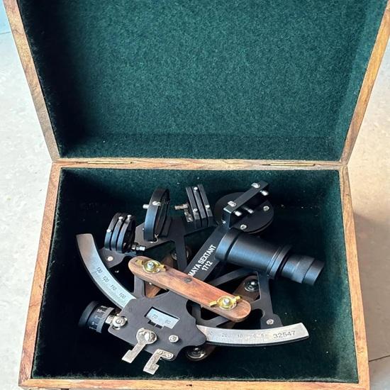 Messing Tamaya Sextant mit Holzkiste 22,86 cm Nautische Dekoration Maritimes Navigationsinstrument Akzent für Zuhause oder Büro Sammlergeschenk