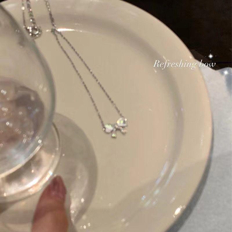 Gentle and exquisite bow necklace Light luxury niche design sense High sense Versatile necklace Niche collarbone chain