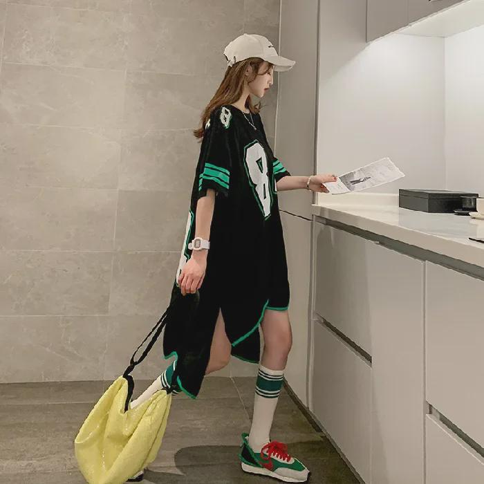 

Женские модные летние топы 2023 года: Спортивная футболка с цифровым принтом High-Low M чёрный