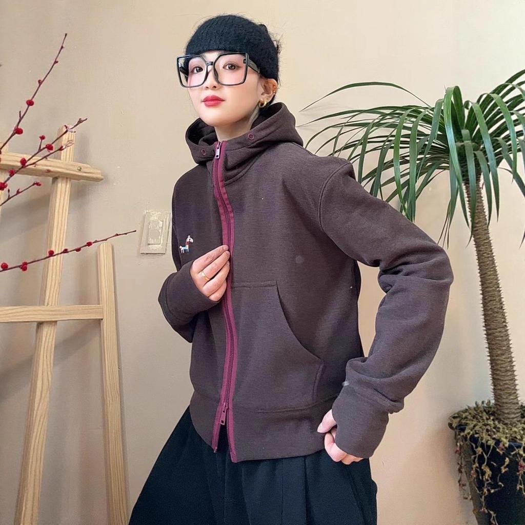 2025 Winter Thermal Cashmere Hooded Cardigan with Color Block and Embroidery Women's Trendy Zipper Jacket
